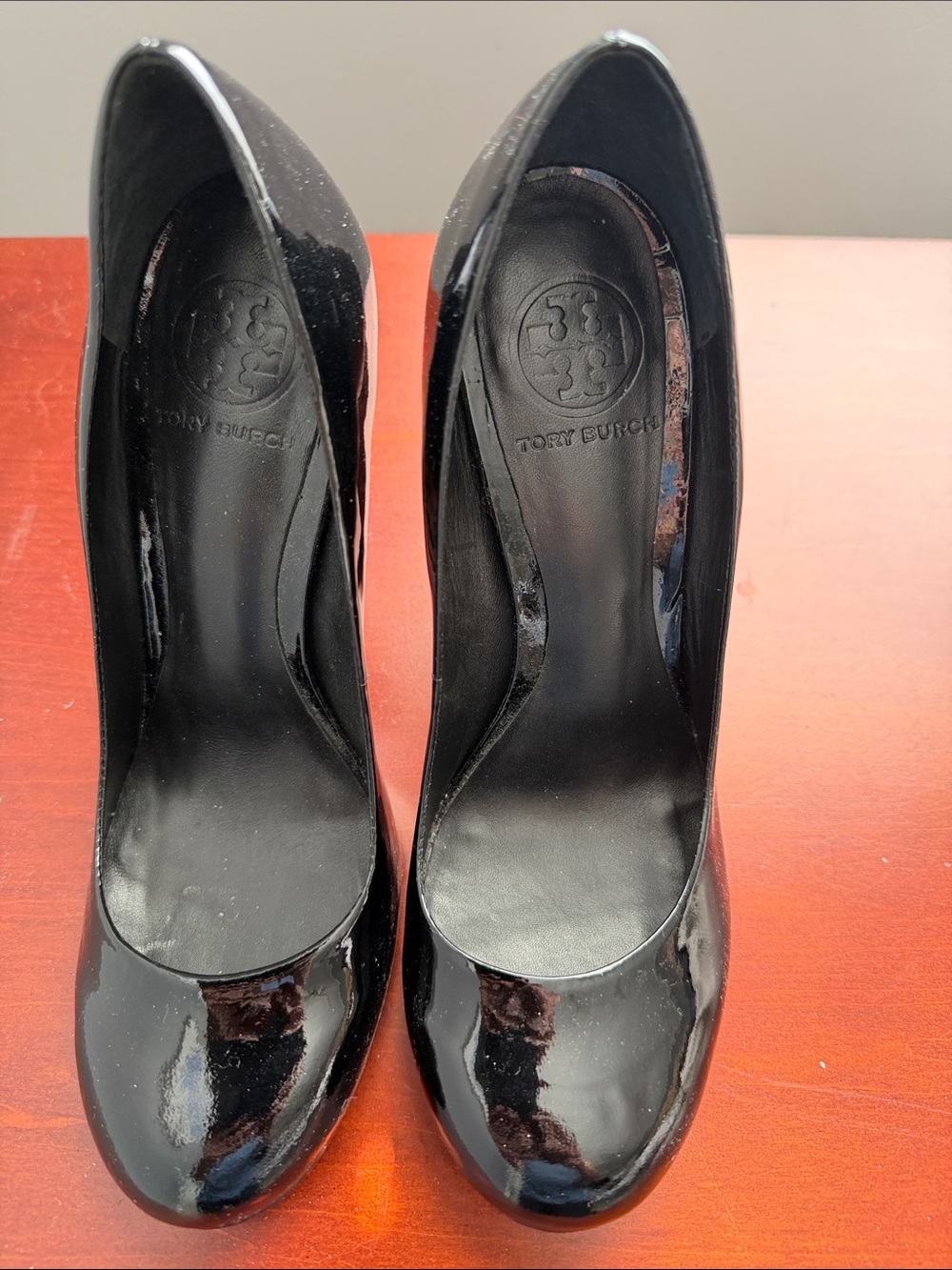Tory Burch Women's Black Patent Leather Pumps